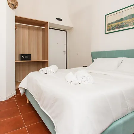 Giglio Borbonico By Dimorra Napoli